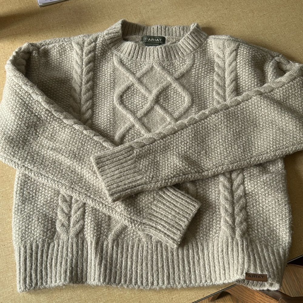 Ariat Winter quarter sweater. Cable knit wool bland. Size s